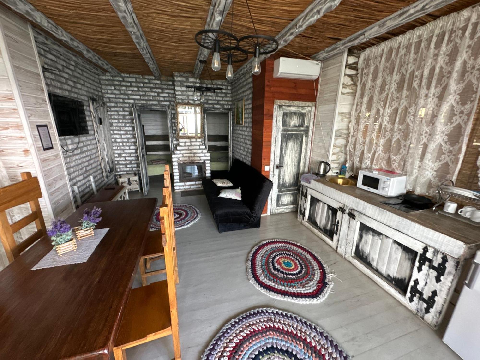 Chervona Kalyna Cottage Odesa Exterior photo